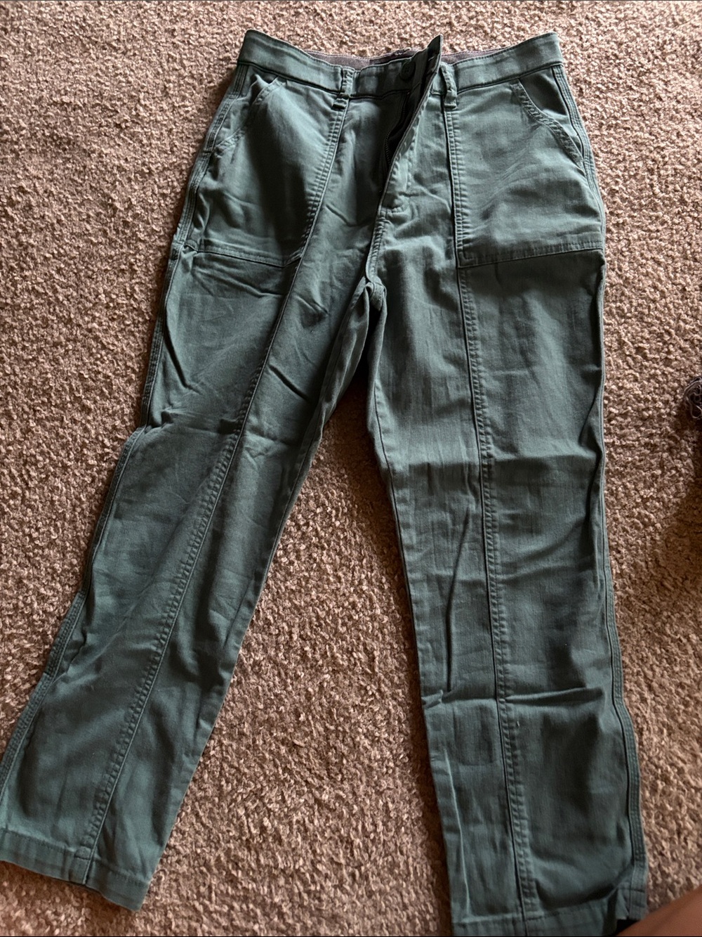Lee women’s Cargo Pants in Olive